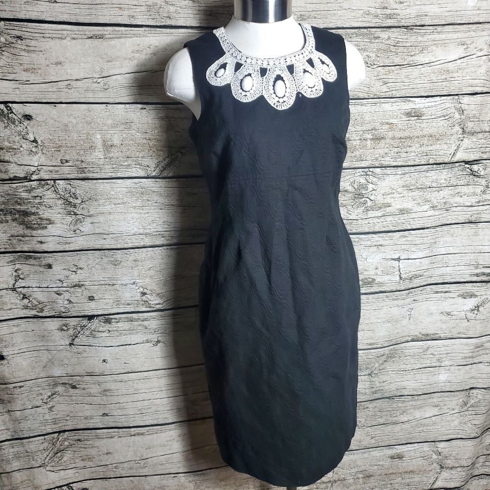 chadwicks Black Shift dress size Petite 4.Pit to pit approx: 16 inches Right